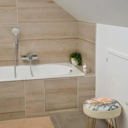 Plumes Et Pinceaux Bed & Breakfast *