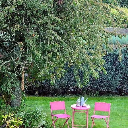 Plumes Et Pinceaux Bed & Breakfast 3*