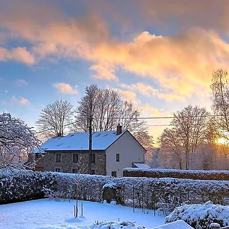 Plumes Et Pinceaux Bed & Breakfast 3*